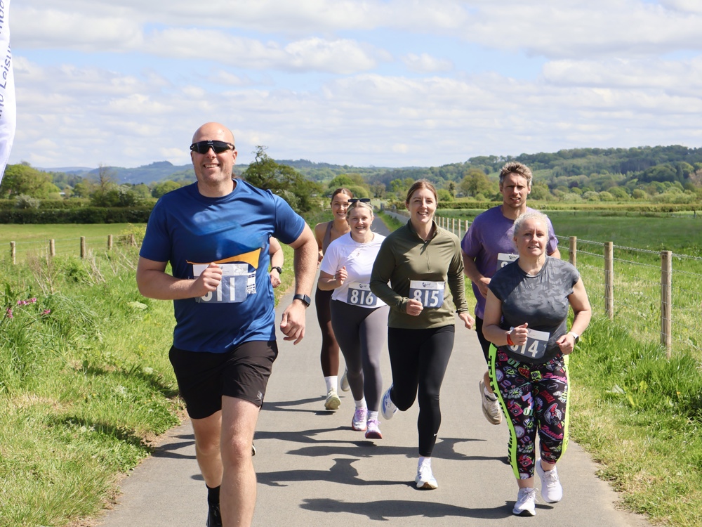 runners on the path