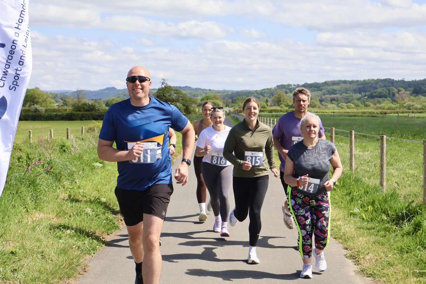 runners on the path